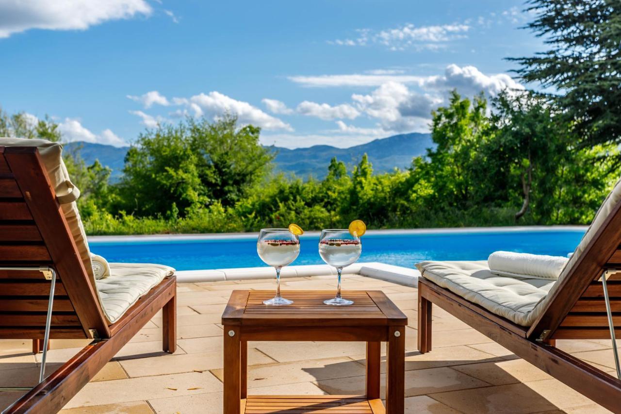Casa Di Oliva-House With Heated Pool & Jacuzzi In Trilj, Croatiaヴィラ エクステリア 写真