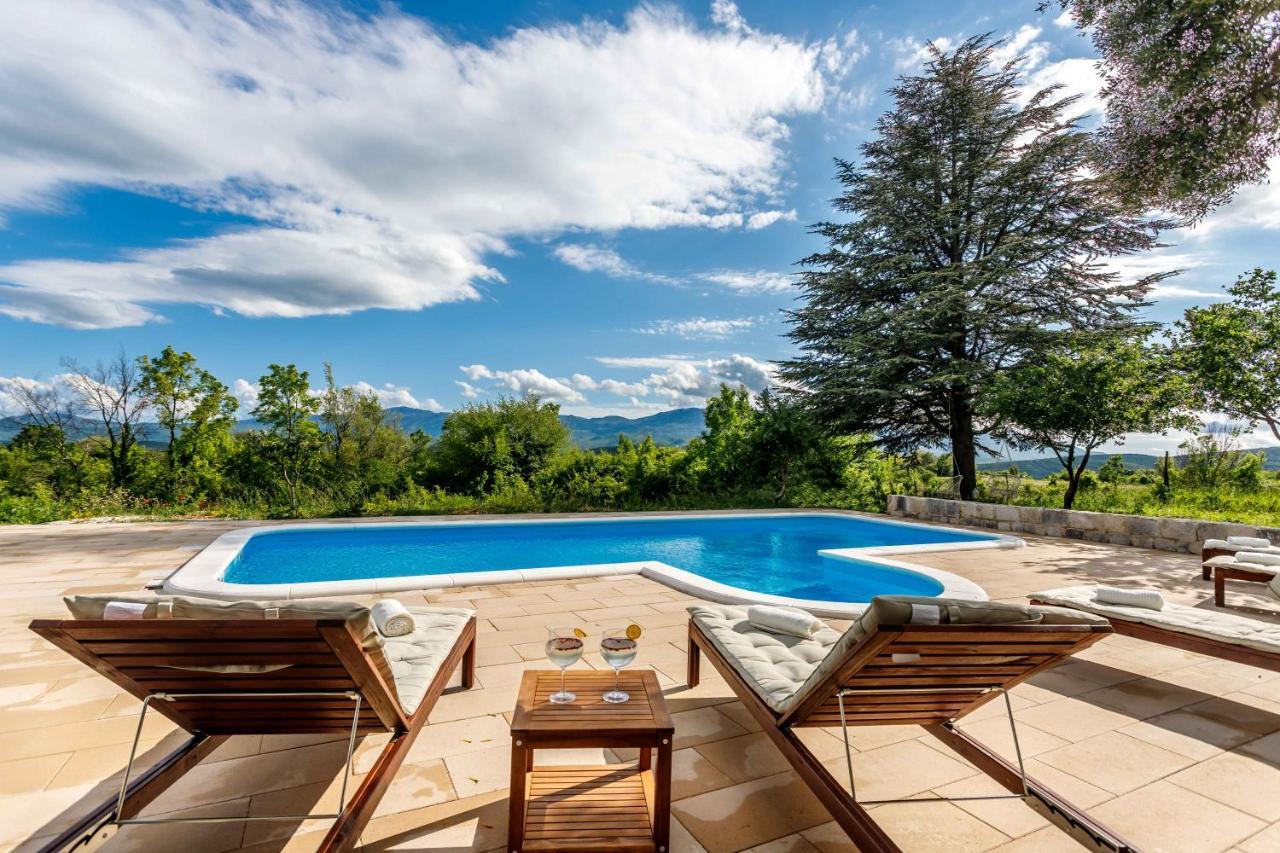 Casa Di Oliva-House With Heated Pool & Jacuzzi In Trilj, Croatiaヴィラ エクステリア 写真