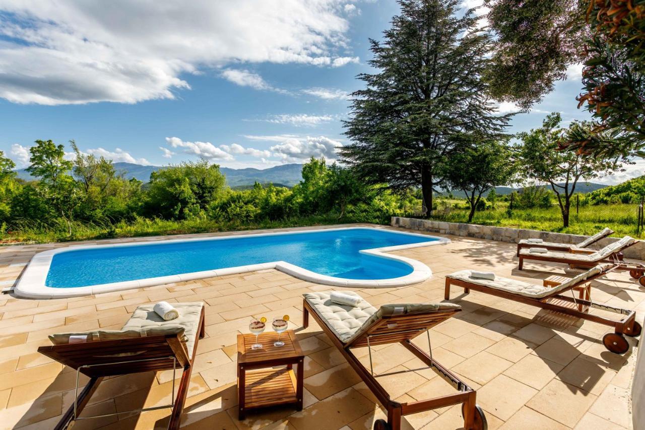 Casa Di Oliva-House With Heated Pool & Jacuzzi In Trilj, Croatiaヴィラ エクステリア 写真