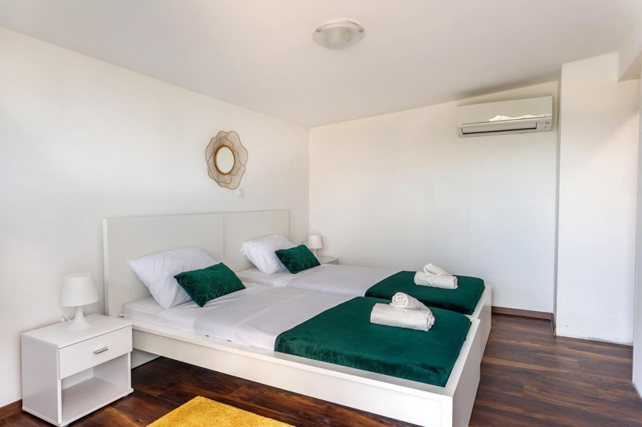 Casa Di Oliva-House With Heated Pool & Jacuzzi In Trilj, Croatiaヴィラ エクステリア 写真